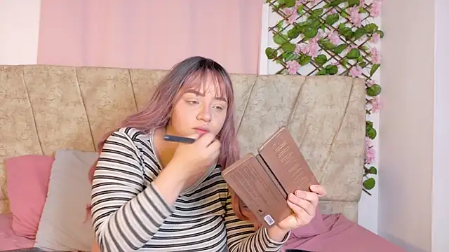 Karina Wong online show from November 23, 8:52 pm