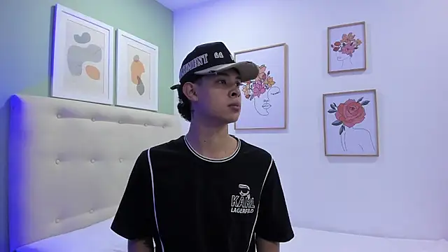 ApoloRicci online show from January 7, 7:27 pm