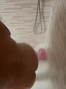 gatitalocahot online show from April 14, 8:15 pm