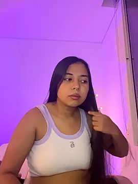 aly nicols online show from November 28, 11:40 pm