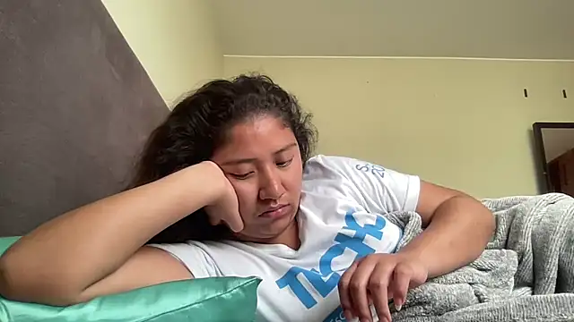 Kmiii21 online show from November 5, 3:01 pm