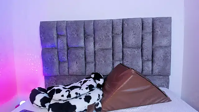 miah storm online show from November 14, 2:21 am