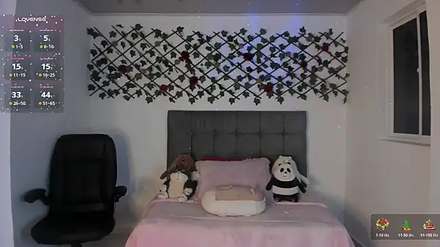 Karly Closson online show from November 3, 3:08 am