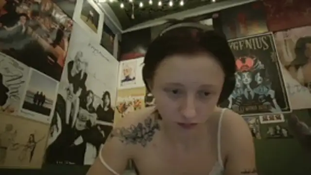 kutekiwi online show from December 21, 5:25 am