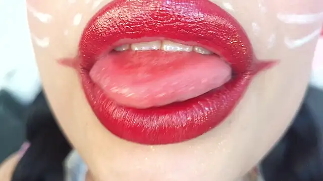 mia roux1 online show from October 22, 8:30 pm