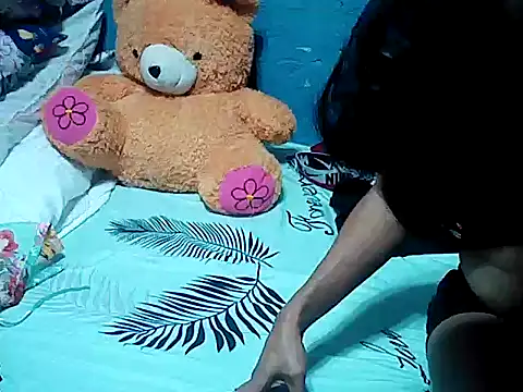 SmallluncutCock online show from November 16, 5:57 am