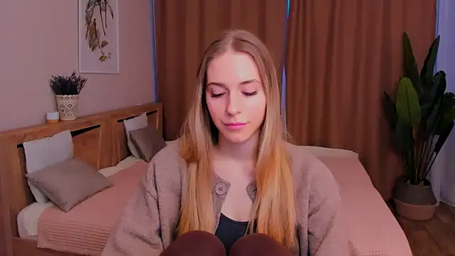 sassy cutie online show from February 19, 3:41 pm