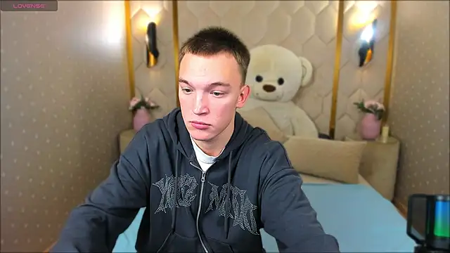 Derek Banville online show from October 30, 12:17 pm