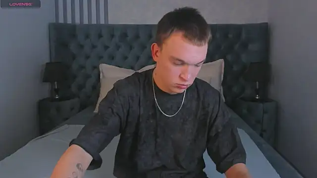 Derek Banville online show from November 19, 12:38 pm