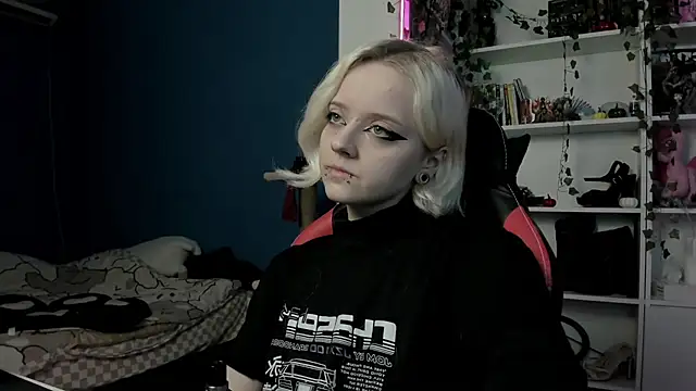 Holy Mistress S online show from November 7, 10:26 am