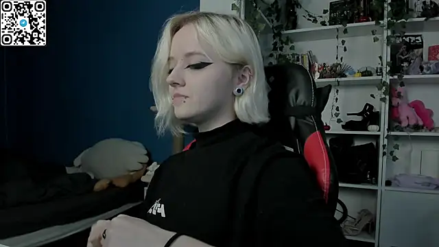 Holy Mistress S online show from November 30, 9:35 am