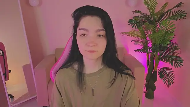 Snapshot of Linda_Sweetiest chatting on December 16, 12:48 am Linda Sweetiest online show from December 16, 12:48 am