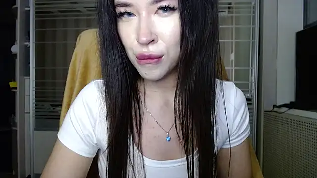 Laura miss online show from November 23, 7:46 pm