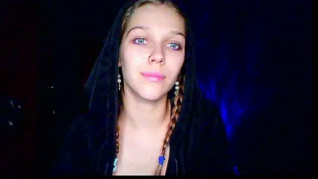 mari martin online show from November 16, 7:30 pm