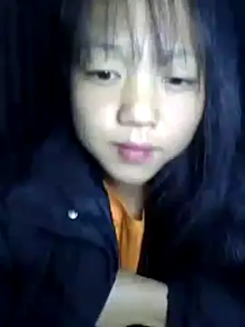 Quynhsumon online show from November 20, 2:39 pm