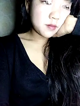 Quynhsumon online show from January 16, 3:27 pm