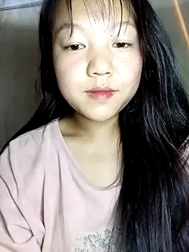 Quynhsumon online show from May 6, 5:57 am