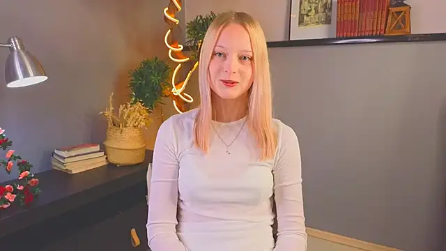 YungLyssy online show from November 12, 3:29 am