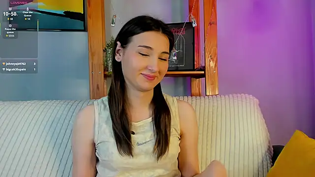 Snapshot of KateCahee chatting on January 10, 2:13 am KateCahee online show from January 10, 2:13 am