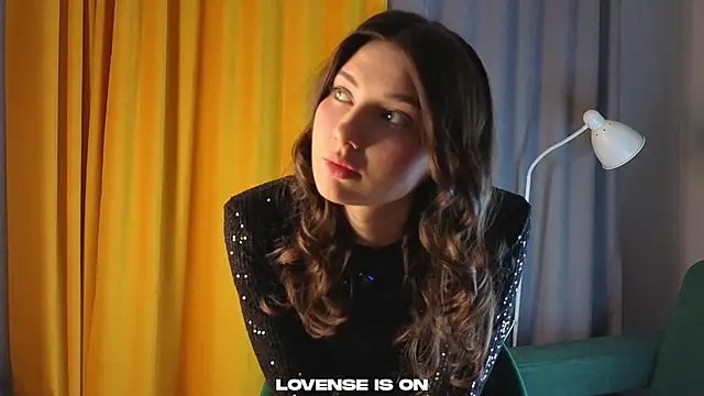 Snapshot of KateCahee chatting on January 17, 1:21 am KateCahee online show from January 17, 1:21 am