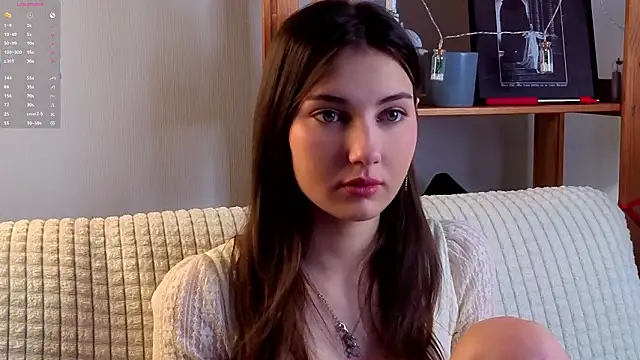 Snapshot of KateCahee chatting on February 21, 1:17 am KateCahee online show from February 21, 1:17 am