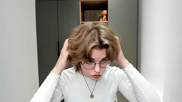 MelodyBaur online show from October 24, 9:17 am