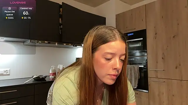 Snapshot of allisonwhite222 chatting on November 4, 2:38 pm allisonwhite222 online show from November 4, 2:38 pm