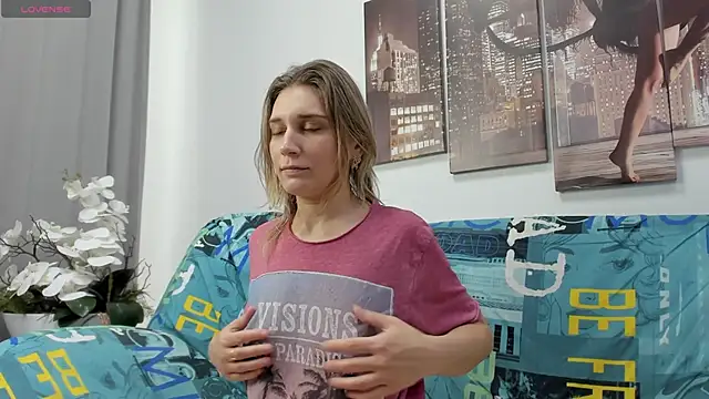 Tenderly Sophie online show from January 11, 1:21 am