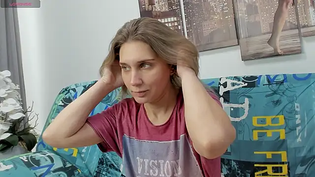 Tenderly Sophie online show from January 17, 1:32 am