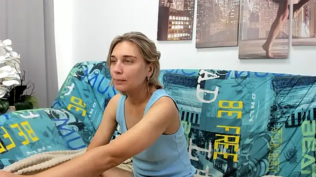 Tenderly Sophie online show from July 18, 1:10 am