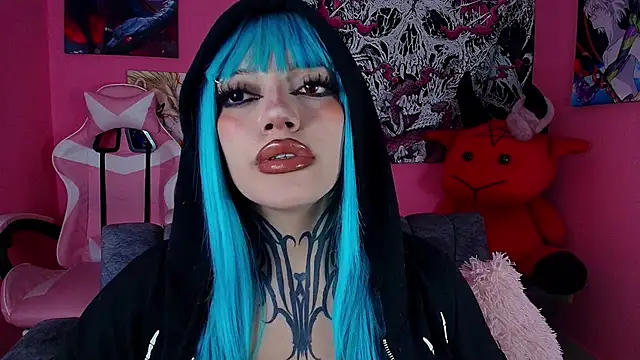 Snapshot of GothGaby chatting on May 15, 11:34 pm GothGaby online show from May 15, 11:34 pm