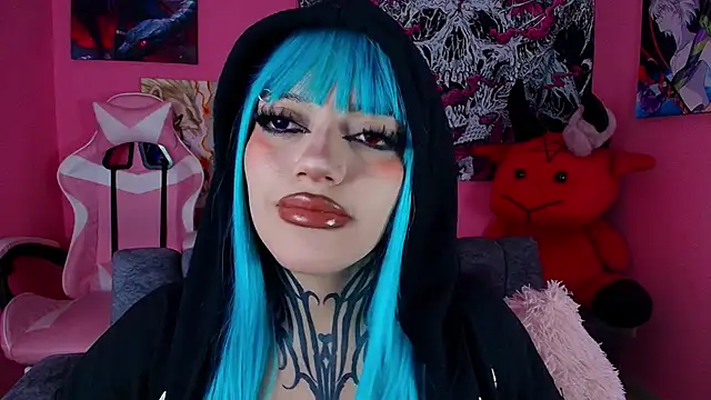 Snapshot of GothGaby chatting on May 16, 12:07 am GothGaby online show from May 16, 12:07 am