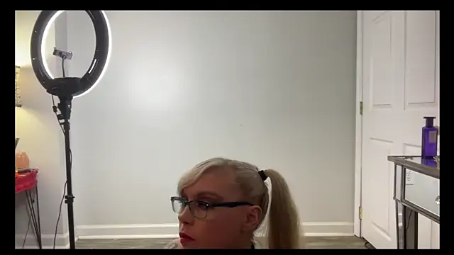 daddysprincess731 online show from November 6, 3:29 am