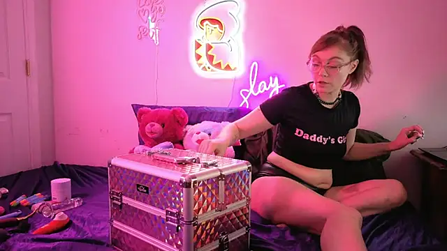 daddysprincess731 online show from April 11, 1:43 am