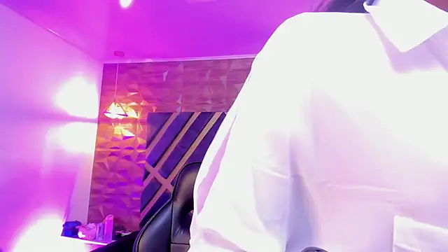 Snapshot of sydney_miller_ chatting on February 12, 11:22 pm sydney miller online show from February 12, 11:22 pm