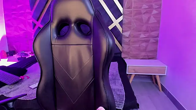 Snapshot of sydney_miller_ chatting on February 17, 11:55 pm sydney miller online show from February 17, 11:55 pm