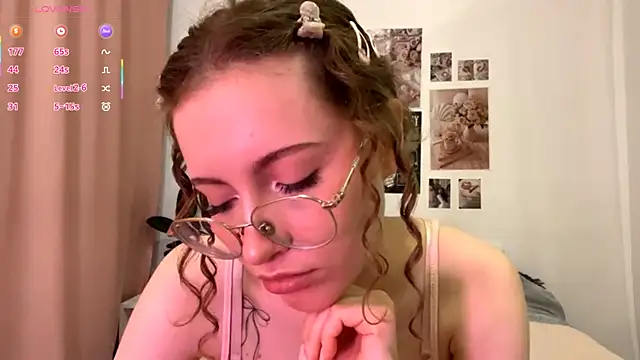 Kira Sanders online show from November 23, 4:29 pm