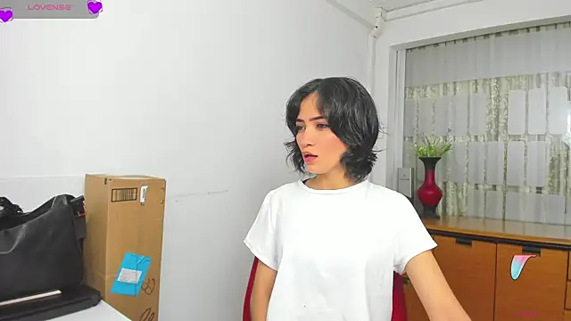 Snapshot of chloehanna chatting on November 16, 2:22 pm chloehanna online show from November 16, 2:22 pm