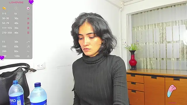 Snapshot of chloehanna chatting on November 24, 6:07 pm chloehanna online show from November 24, 6:07 pm