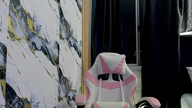 Scarlet DLuce online show from November 7, 11:05 pm