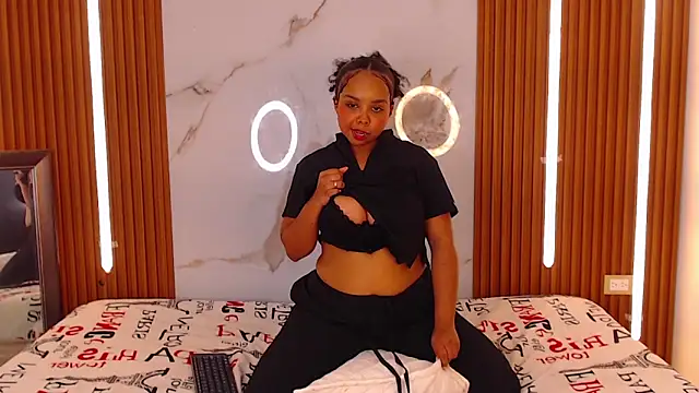 Snapshot of rosselyn_ chatting on January 15, 7:39 pm rosselyn online show from January 15, 7:39 pm