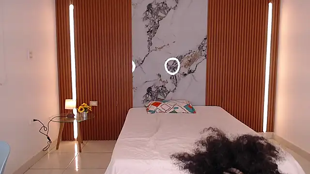 Snapshot of rosselyn_ chatting on February 8, 12:19 pm rosselyn online show from February 8, 12:19 pm