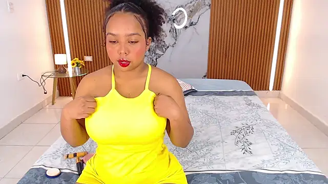 Snapshot of rosselyn_ chatting on February 22, 12:04 pm rosselyn online show from February 22, 12:04 pm