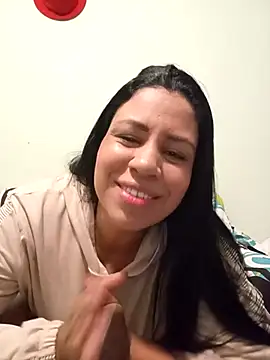 LeilaTaylor online show from December 4, 1:42 pm