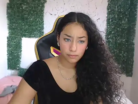 emily stars1 online show from November 20, 7:02 pm