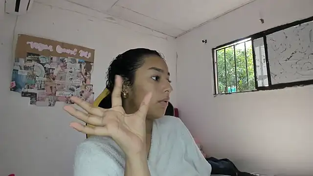 emily stars1 online show from March 17, 7:28 pm