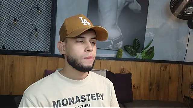 Maxcole 07 online show from December 3, 8:51 pm