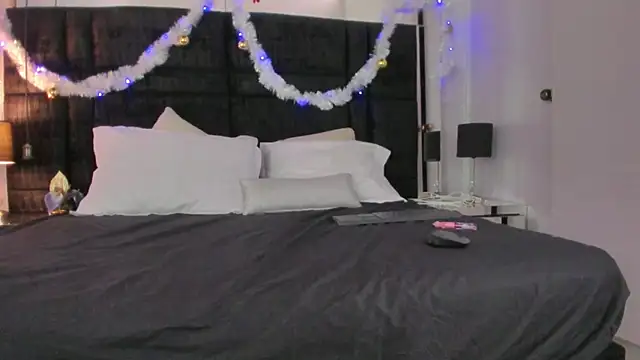 EmmadaSilva online show from November 24, 6:51 pm