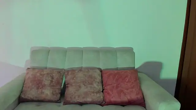 miadaviesx online show from November 6, 1:12 pm