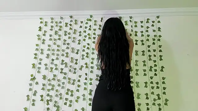 miadaviesx online show from December 18, 7:09 pm